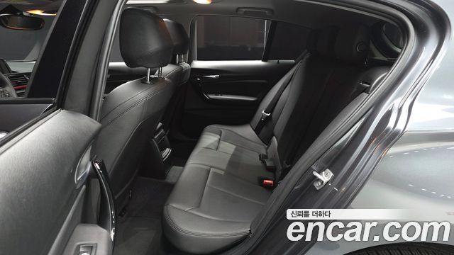 BMW 1-Series 2019 — photo 17