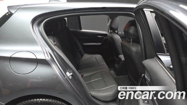 BMW 1-Series 2019 — photo 18