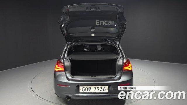 BMW 1-Series 2019 — photo 26