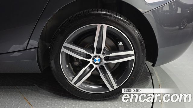 BMW 1-Series 2019 — photo 7