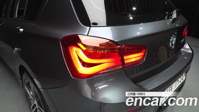 BMW 1-Series 2019 — photo 9