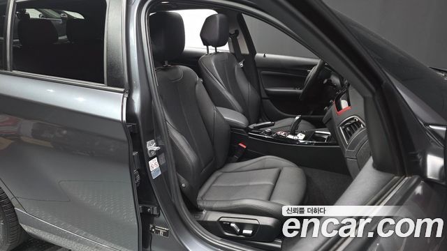 BMW 1-Series 2019 — photo 16
