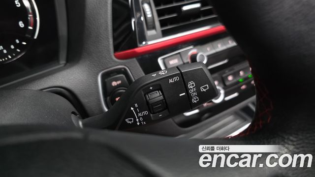 BMW 1-Series 2019 — photo 27