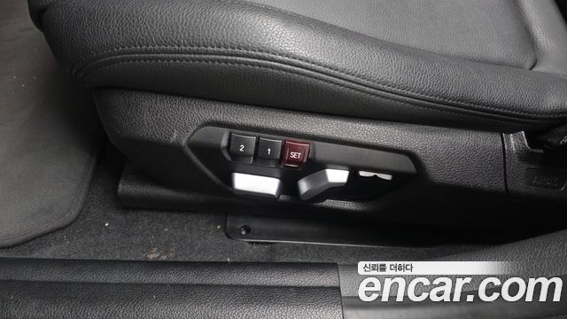 BMW 1-Series 2019 — photo 31
