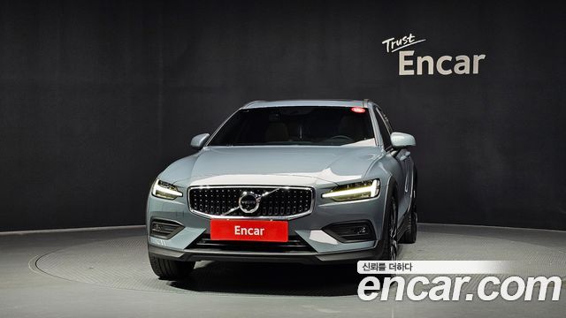 Volvo V60 2022 — photo 3