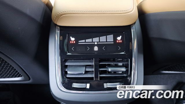 Volvo V60 2022 — photo 24