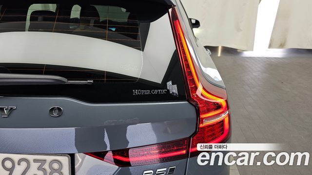 Volvo V60 2022 — photo 9