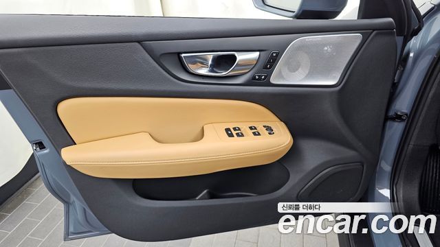 Volvo V60 2022 — photo 14
