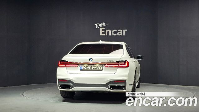 BMW 7-Series 2021 — photo 4