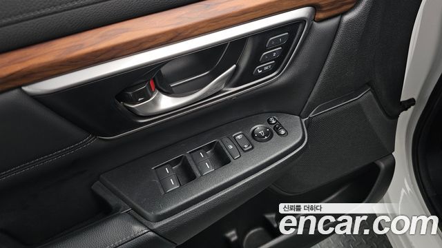 Honda CR-V 2019 — photo 23