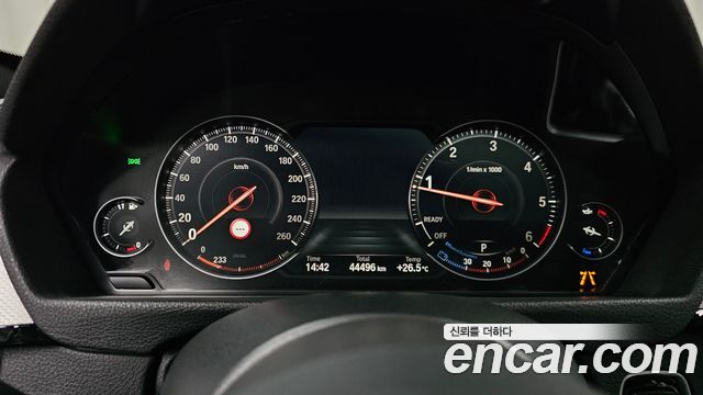 BMW Gran Turismo 2021 — photo 11