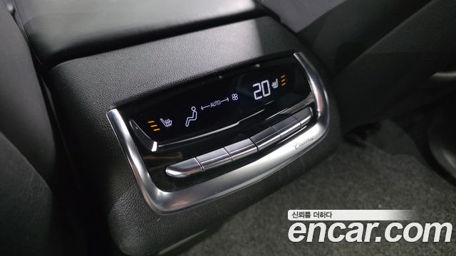 Cadillac XT6 2020 — photo 22
