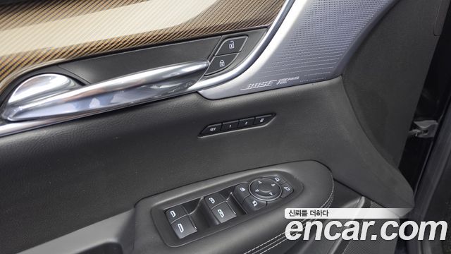 Cadillac XT6 2020 — photo 28