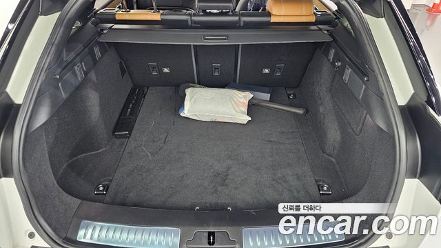 Land Rover Range Rover Velar 2019 — photo 25