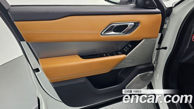 Land Rover Range Rover Velar 2019 — photo 14