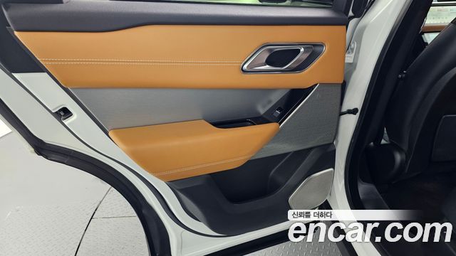 Land Rover Range Rover Velar 2019 — photo 15