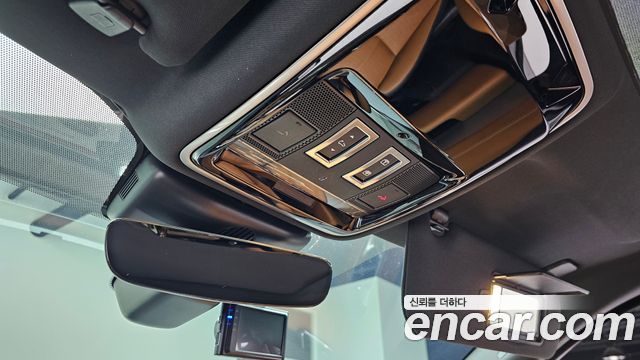 Land Rover Range Rover Velar 2019 — photo 29