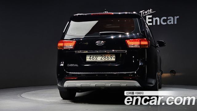 Kia Canival 2016 — photo 4