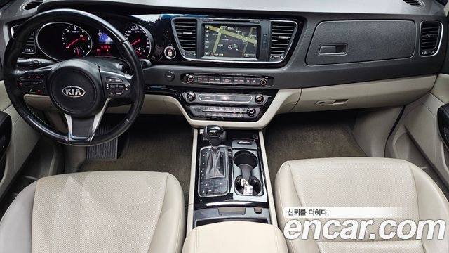 Kia Canival 2016 — photo 7
