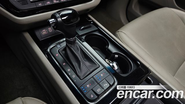Kia Canival 2016 — photo 9