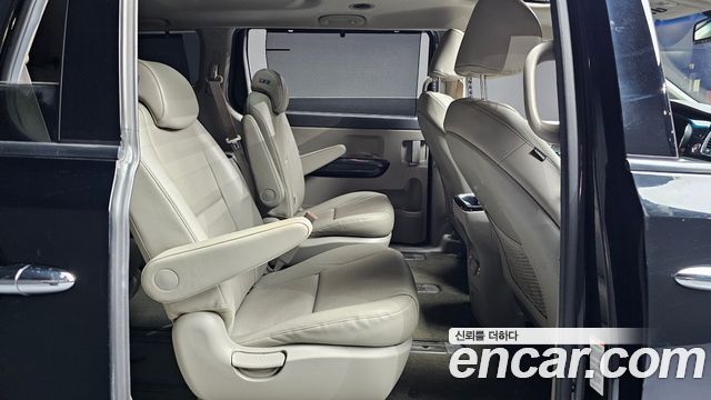 Kia Canival 2016 — photo 12