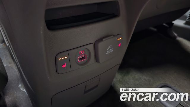 Kia Canival 2016 — photo 17