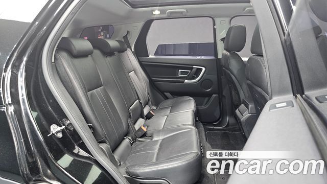 Land Rover Discovery Sport 2018 — photo 11