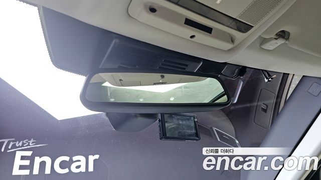 Land Rover Discovery Sport 2018 — photo 16