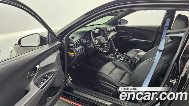 Hyundai Veloster 2022 — photo 10