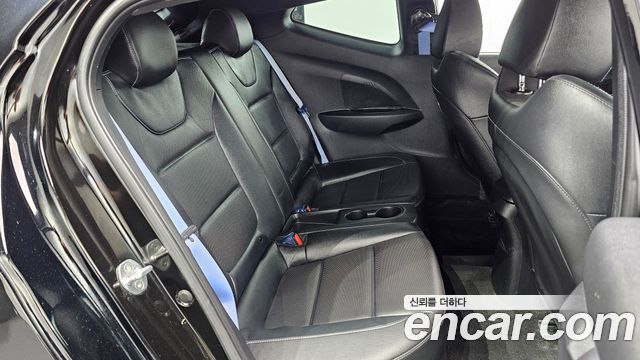 Hyundai Veloster 2022 — photo 11