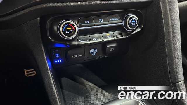 Hyundai Veloster 2022 — photo 16