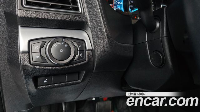 Ford Explorer 2019 — photo 20