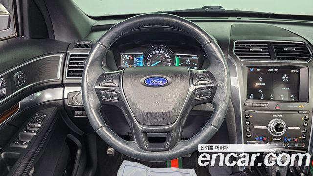 Ford Explorer 2019 — photo 22