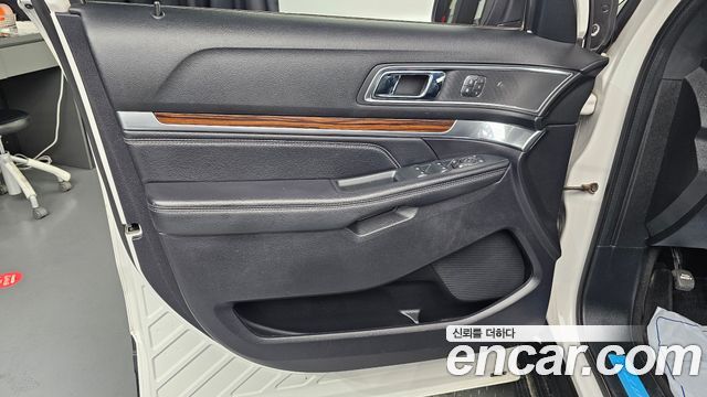 Ford Explorer 2019 — photo 14