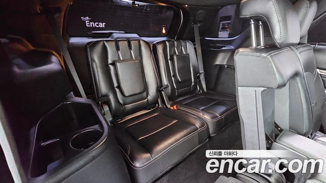 Ford Explorer 2019 — photo 31