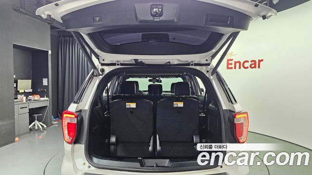 Ford Explorer 2019 — photo 32