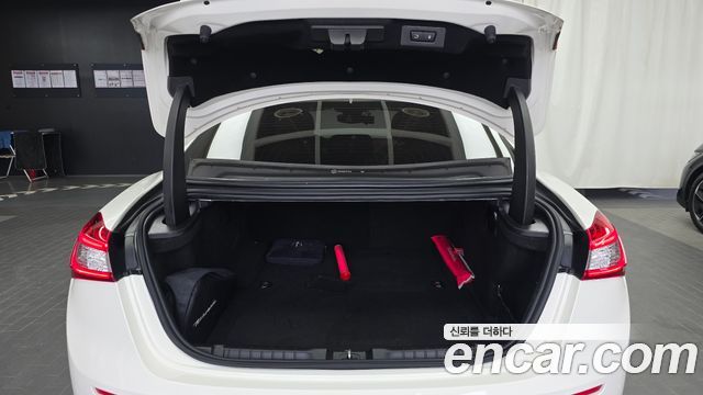 Maserati Ghibli 2019 — photo 26