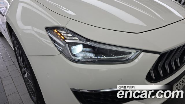 Maserati Ghibli 2019 — photo 8