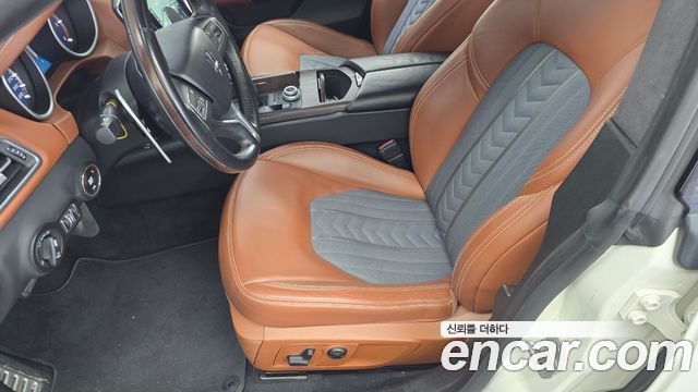 Maserati Ghibli 2019 — photo 32