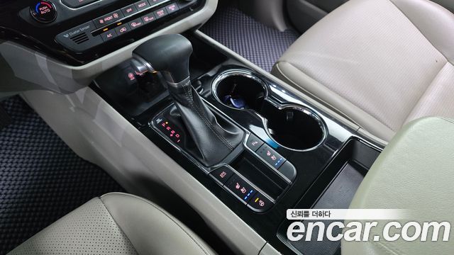 Kia Canival 2019 — photo 12
