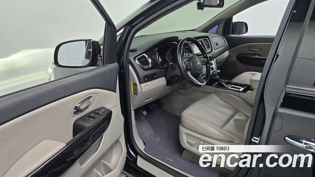 Kia Canival 2019 — photo 13
