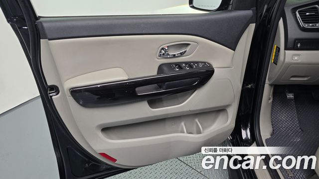 Kia Canival 2019 — photo 14