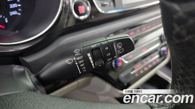 Kia Canival 2019 — photo 28