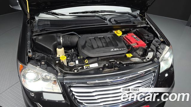 Chrysler Grand Voyager 2016 — photo 6