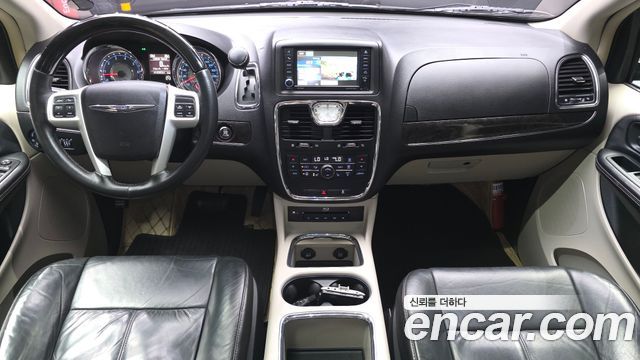 Chrysler Grand Voyager 2016 — photo 7