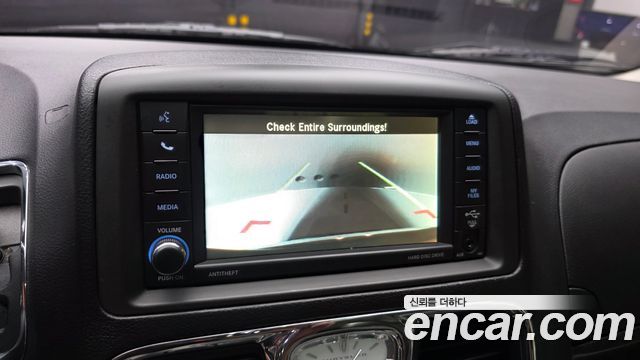Chrysler Grand Voyager 2016 — photo 14