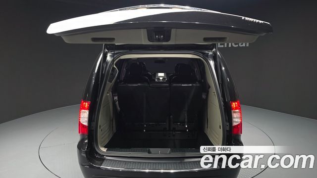 Chrysler Grand Voyager 2016 — photo 20