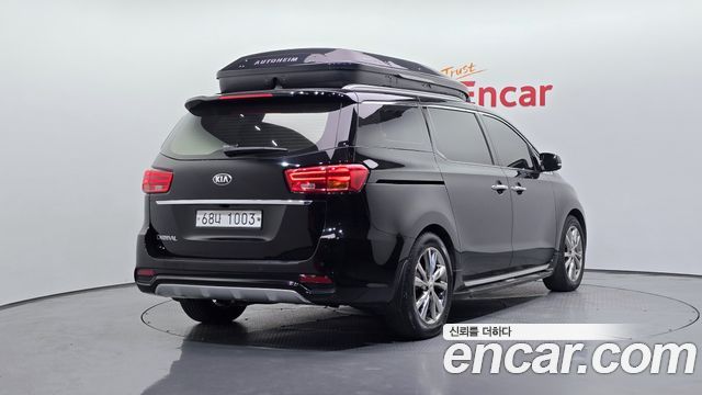Kia Canival 2019 — photo 2