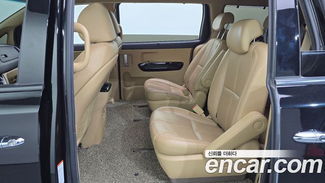 Kia Canival 2019 — photo 17