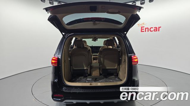 Kia Canival 2019 — photo 24